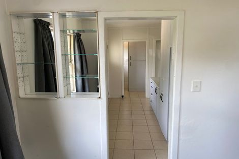 Photo of property in 23 Ellice Road, Totara Vale, Auckland, 0629