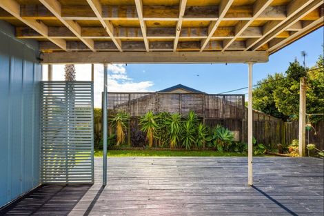 Photo of property in 1412 Whangaparaoa Road, Army Bay, Whangaparaoa, 0930