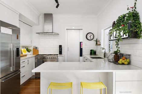 Photo of property in 52 Box Hill, Khandallah, Wellington, 6035