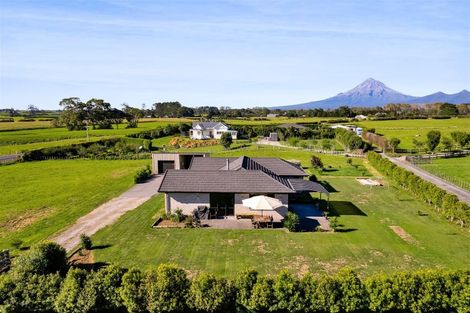 Photo of property in 1108e Egmont Road, Egmont Village, New Plymouth, 4372