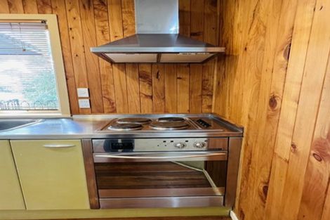 Photo of property in 14 Avonleigh Road, Green Bay, Auckland, 0604