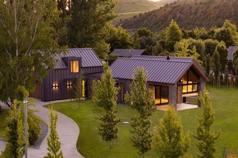 Photo of property in 33 Central Park Avenue, Lake Hayes, Queenstown, 9371