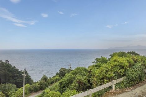 Photo of property in 21 Te Pari Pari Road, Pukerua Bay, 5026