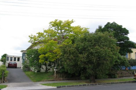 Photo of property in 49 Walmer Road, Point Chevalier, Auckland, 1022