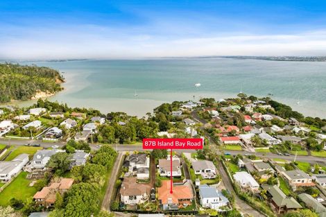 Photo of property in 2/87 Island Bay Road, Beach Haven, Auckland, 0626