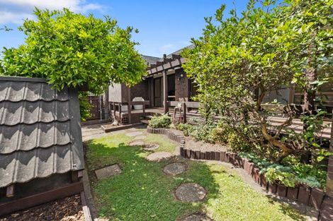 Photo of property in 1 Bolton Street, Blockhouse Bay, Auckland, 0600
