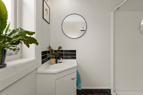 Photo of property in 5 Finnis Lane, Hospital Hill, Napier, 4110