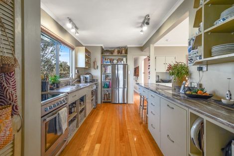 Photo of property in 125 Koutu Road, Kawaha Point, Rotorua, 3010