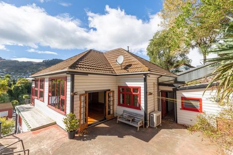 Photo of property in 13 Hawkhurst Road, Lyttelton, 8082