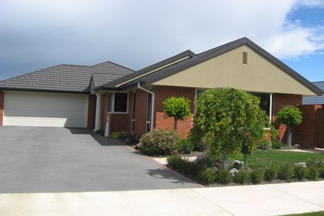 Photo of property in 38 Crombie Green, Northwood, Christchurch, 8051