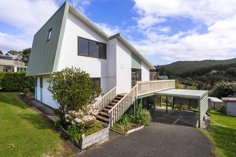 Photo of property in 104 Titiro Place, Onemana, Whangamata, 3691