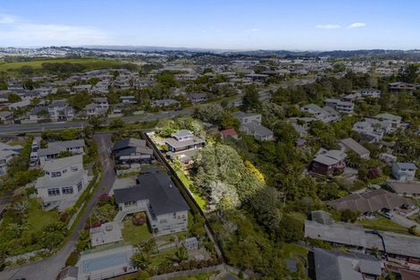 Photo of property in 603 East Coast Road, Browns Bay, Auckland, 0632