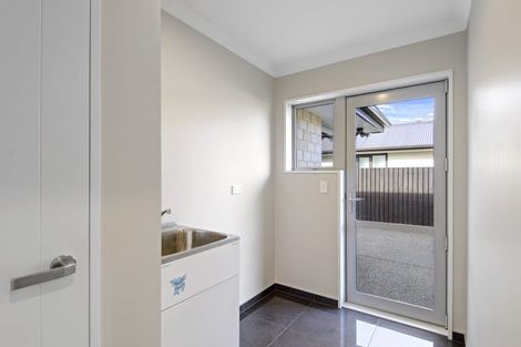 Photo of property in 6 Dundee Close, Darfield, 7510