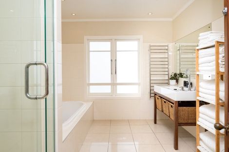 Photo of property in 27 Fitzroy Road, Bluff Hill, Napier, 4110