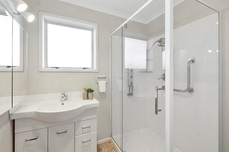 Photo of property in 1/17 Clemow Road, Fitzroy, New Plymouth, 4312