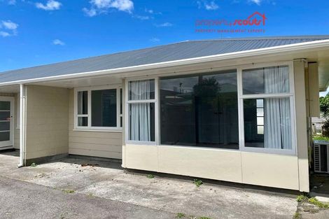 Photo of property in 4 Simons Street, Moturoa, New Plymouth, 4310