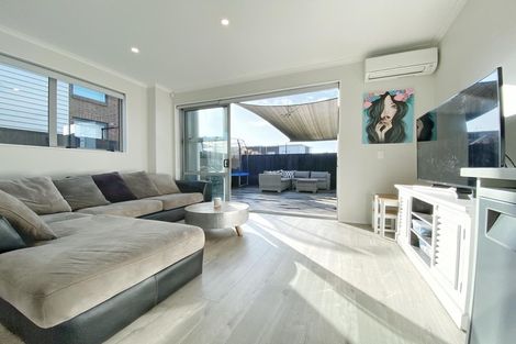 Photo of property in 18 Rangihina Road, Hobsonville, Auckland, 0616