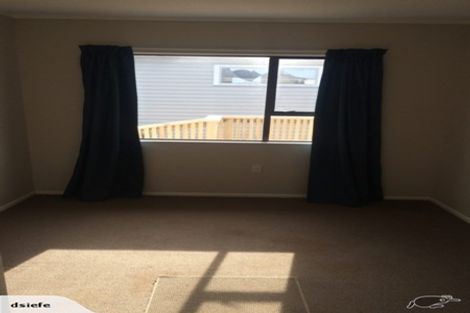 Photo of property in 18 Rice Crescent, Newlands, Wellington, 6037