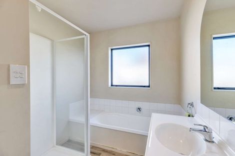 Photo of property in 142a Springs Road, Hornby, Christchurch, 8042