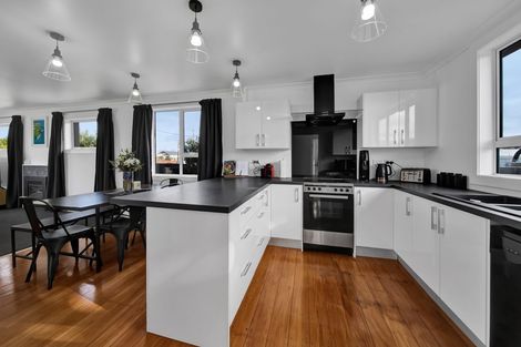 Photo of property in 52 Puriri Street, Hawera, 4610