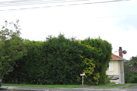 Photo of property in 131 Ocean View Road, Hillcrest, Auckland, 0627