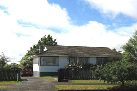 Photo of property in 11 Denver Avenue, Sunnyvale, Auckland, 0612