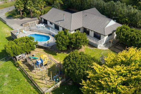 Photo of property in 49 Schnell Drive, Kelvin Grove, Palmerston North, 4414