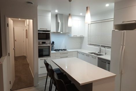 Photo of property in 662 Beach Road, Browns Bay, Auckland, 0630