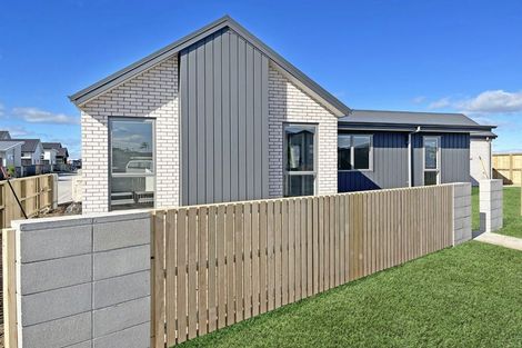 Photo of property in 2 Salers Lane, Papamoa, 3118