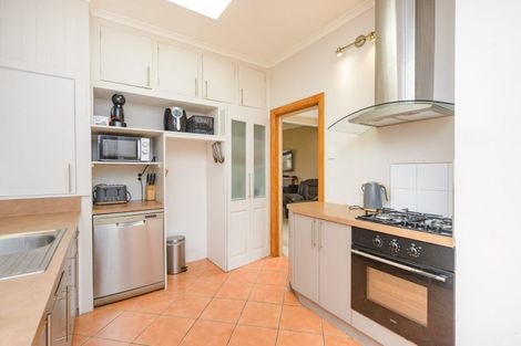 Photo of property in 30 Puriri Terrace, Roslyn, Palmerston North, 4414