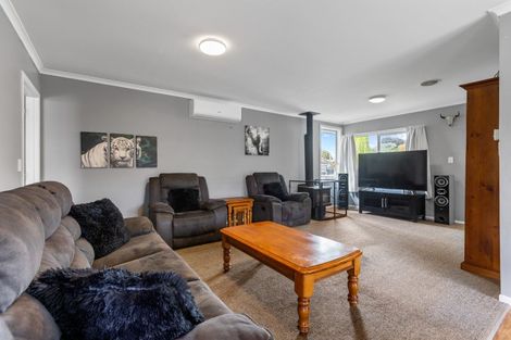 Photo of property in 6 Kauri Street, Merrilands, New Plymouth, 4312