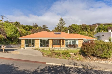 Photo of property in 18 Saint Andrews Hill Road, Mount Pleasant, Christchurch, 8081