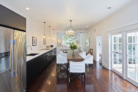 Photo of property in 26 Cranmer Square, Christchurch Central, Christchurch, 8013