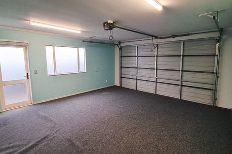 Photo of property in 9 James Nairn Grove, Riverstone Terraces, Upper Hutt, 5018