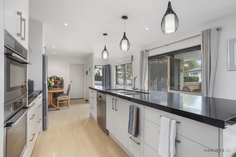 Photo of property in 48 Godley Road, Green Bay, Auckland, 0604