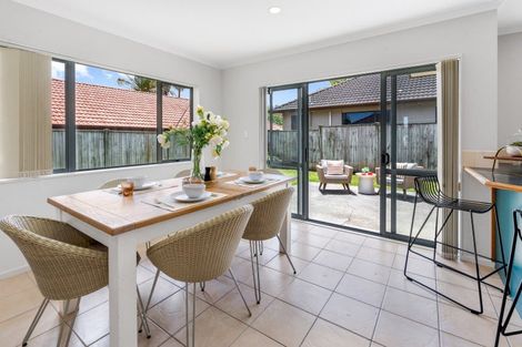 Photo of property in 8 Gilford Place, East Tamaki Heights, Auckland, 2016