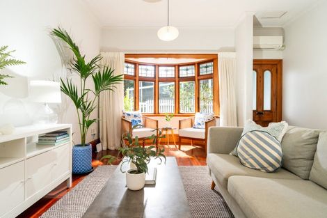 Photo of property in 16 Stafford Street, Mount Victoria, Wellington, 6011