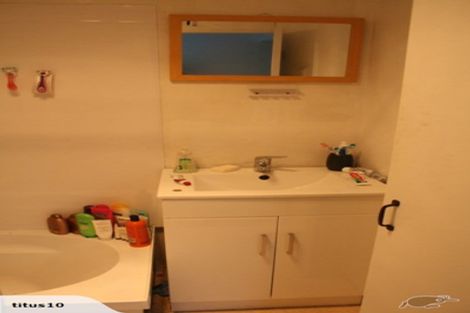 Photo of property in 4 Howard Street, Mount Cook, Wellington, 6021