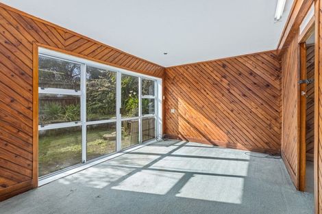 Photo of property in 2 Coburg Street, Henderson, Auckland, 0612