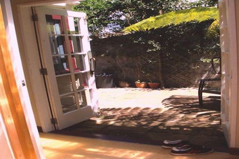 Photo of property in 44 Rolleston Street, Mount Cook, Wellington, 6021