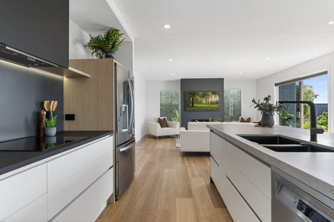 Photo of property in 37 Forstera Way, Papamoa Beach, Papamoa, 3118