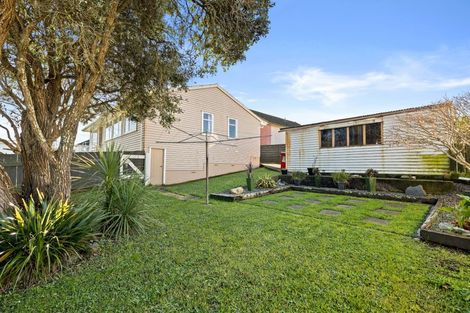 Photo of property in 64 Astrolabe Street, Cannons Creek, Porirua, 5024