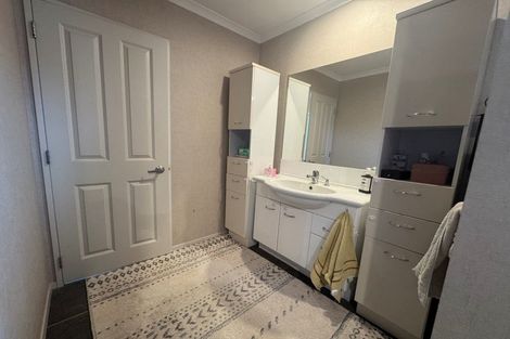 Photo of property in 32 Malbec Place, Rototuna, Hamilton, 3210