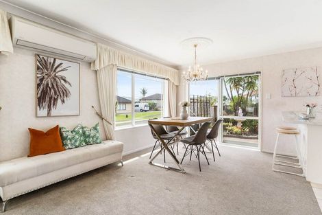 Photo of property in 93 Westerham Drive, Dannemora, Auckland, 2016