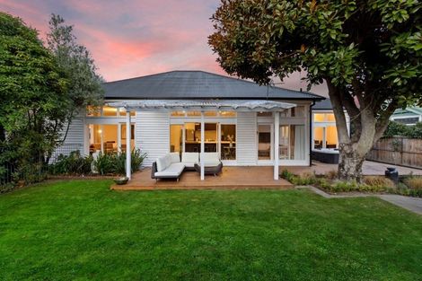 Photo of property in 2 Poulton Avenue, Richmond, Christchurch, 8013