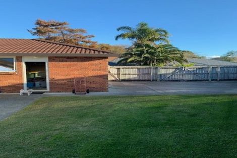 Photo of property in 20 Ranch Place, Pukekohe, 2120