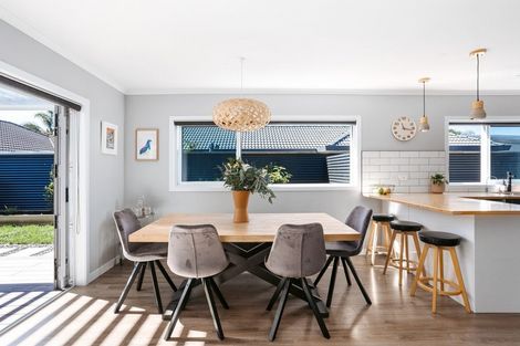 Photo of property in 28 Araroa Place, Papamoa Beach, Papamoa, 3118