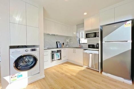 Photo of property in 321a Pakuranga Road, Pakuranga Heights, Auckland, 2010