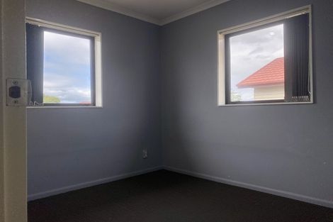 Photo of property in 10 Millcroft Lane, Ranui, Auckland, 0612