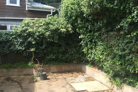 Photo of property in 1 Palliser Road, Roseneath, Wellington, 6011